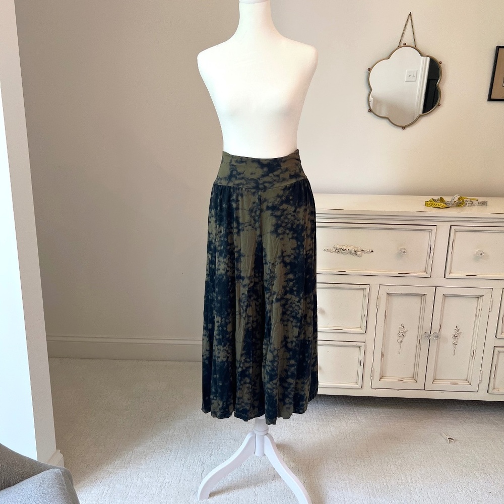 Bryn Walker Pants XS but fit like a S - green patterned tie-dye look